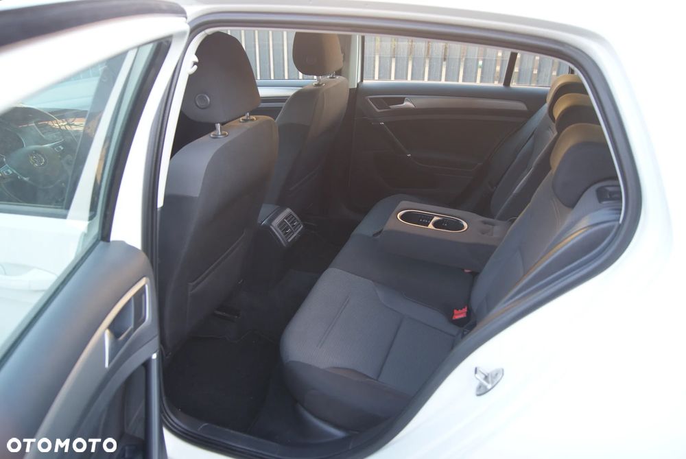 Volkswagen Golf 1.4 TSI BMT Comfortline - 13
