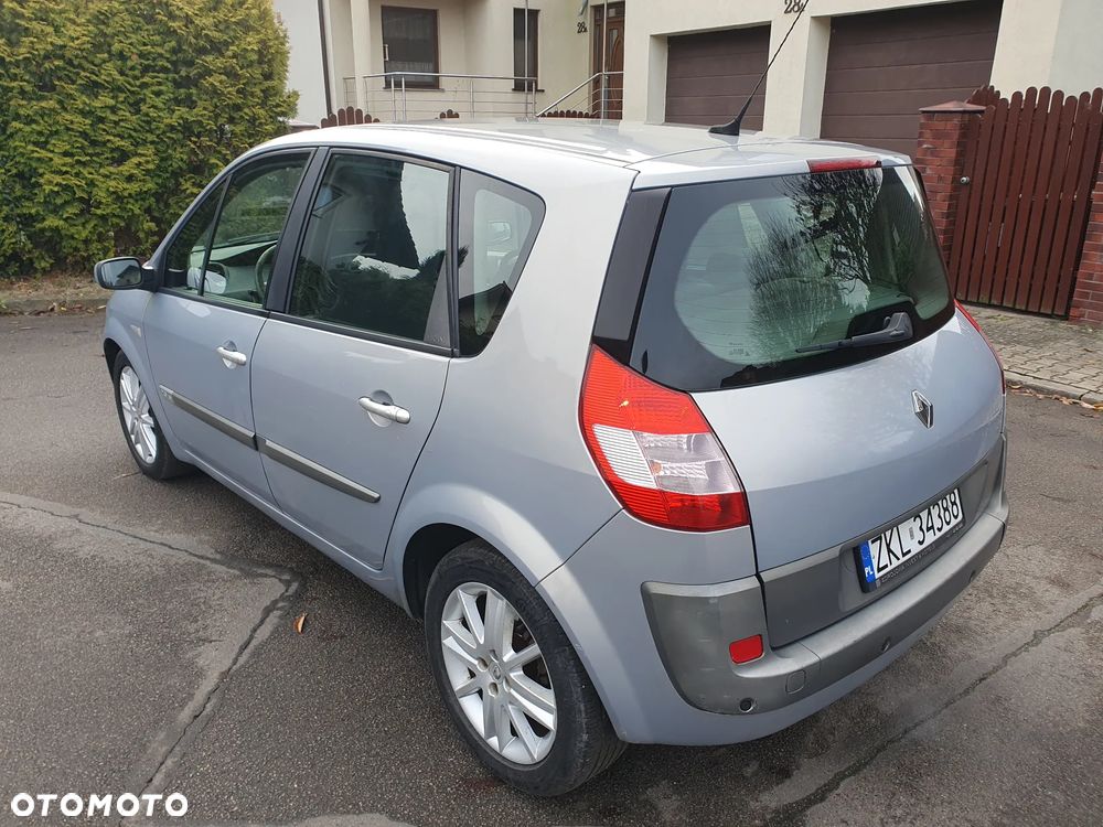 Renault Scenic 2.0 Confort Privilege - 3
