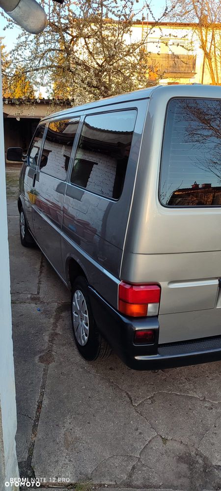 Volkswagen Caravelle - 34