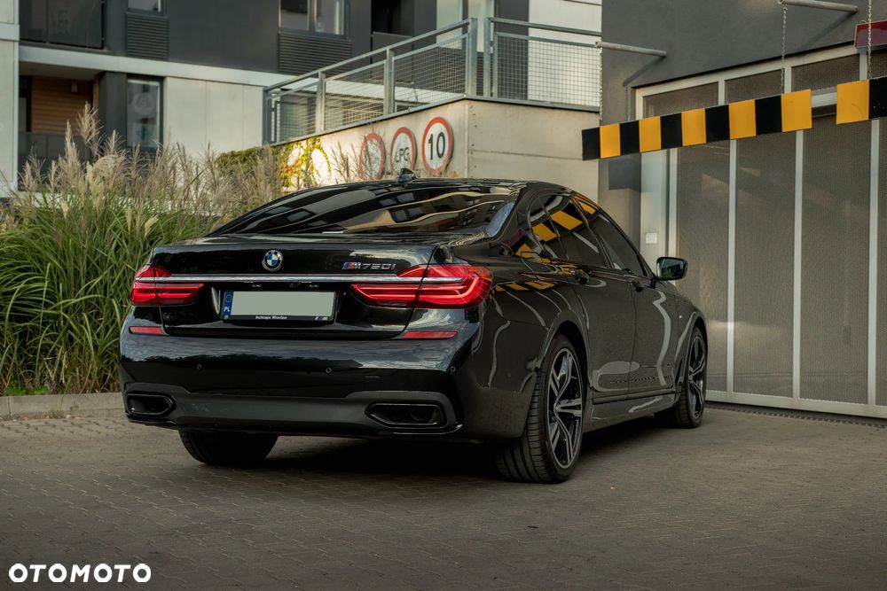 BMW Seria 7 750i - 5