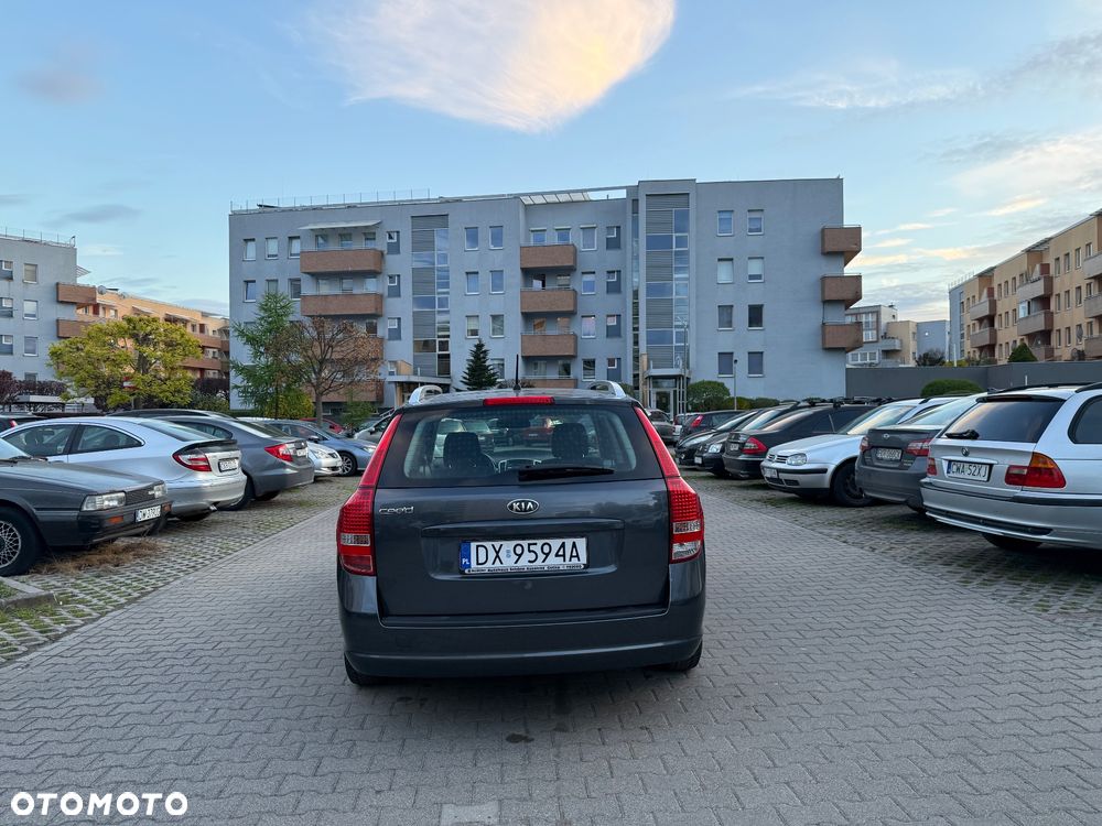 Kia Ceed 1.6 CVVT Dream-Team Edition - 23