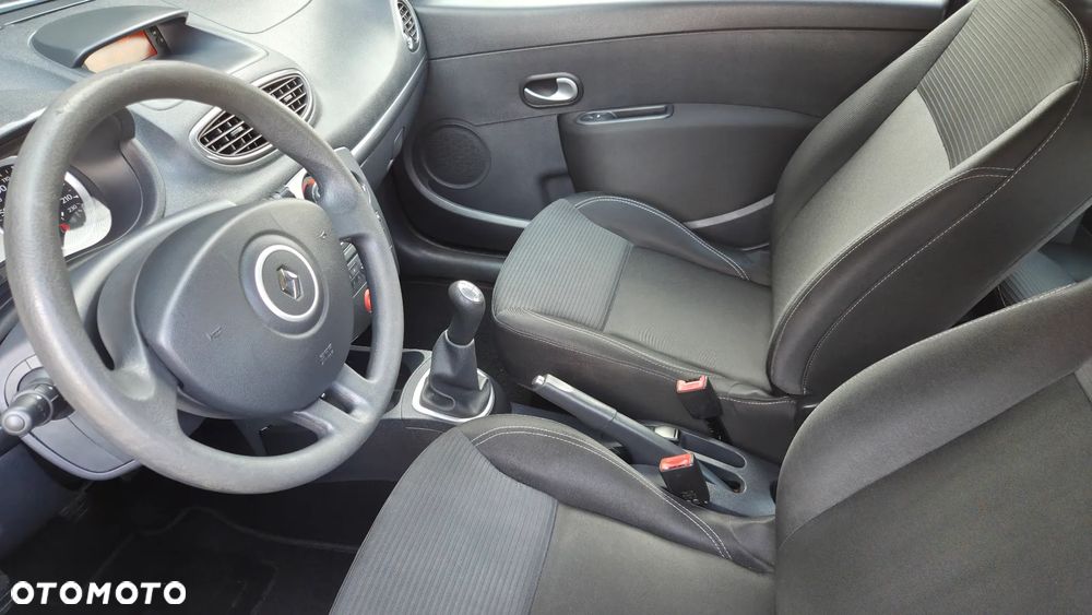 Renault Clio 1.2 16V 75 Collection - 20