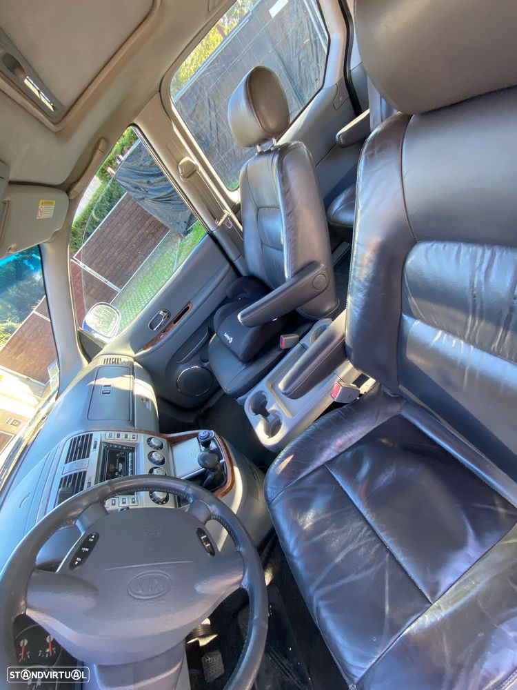 Kia Carnival 2.9 CRDi EX - 6