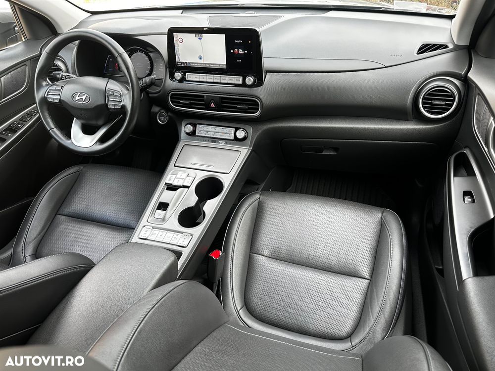 Hyundai KONA EV Premium - 32