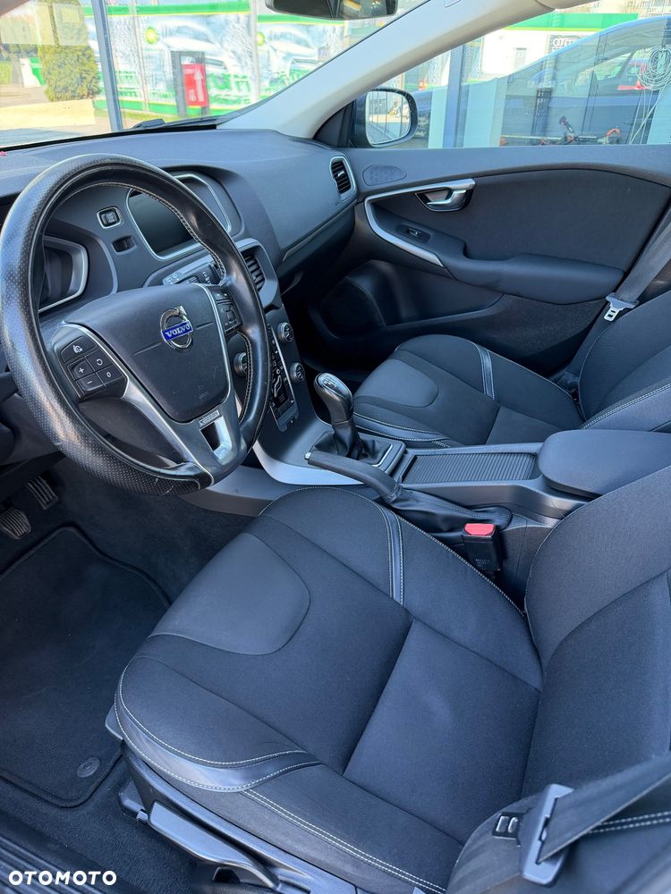 Volvo V40 T3 Momentum - 14