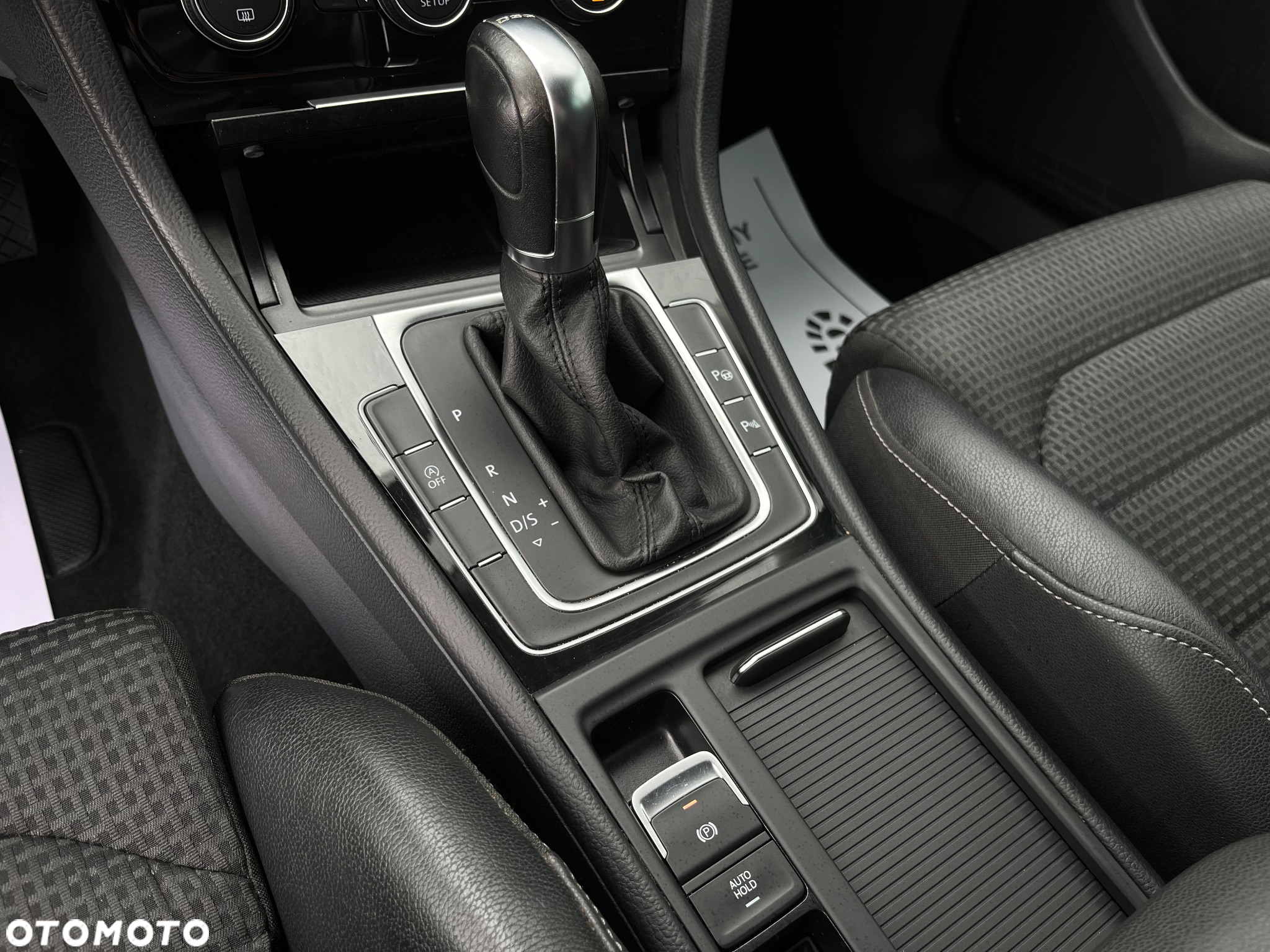Volkswagen Golf 2.0 BlueTDI DSG Highline - 20