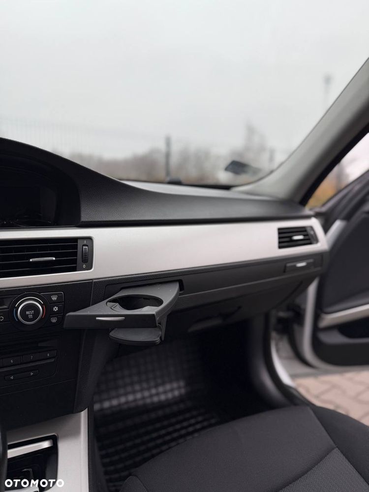 BMW Seria 3 - 27