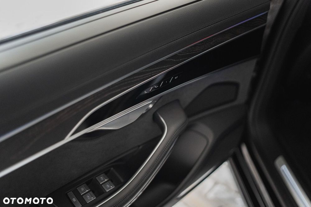 Audi A8 - 28