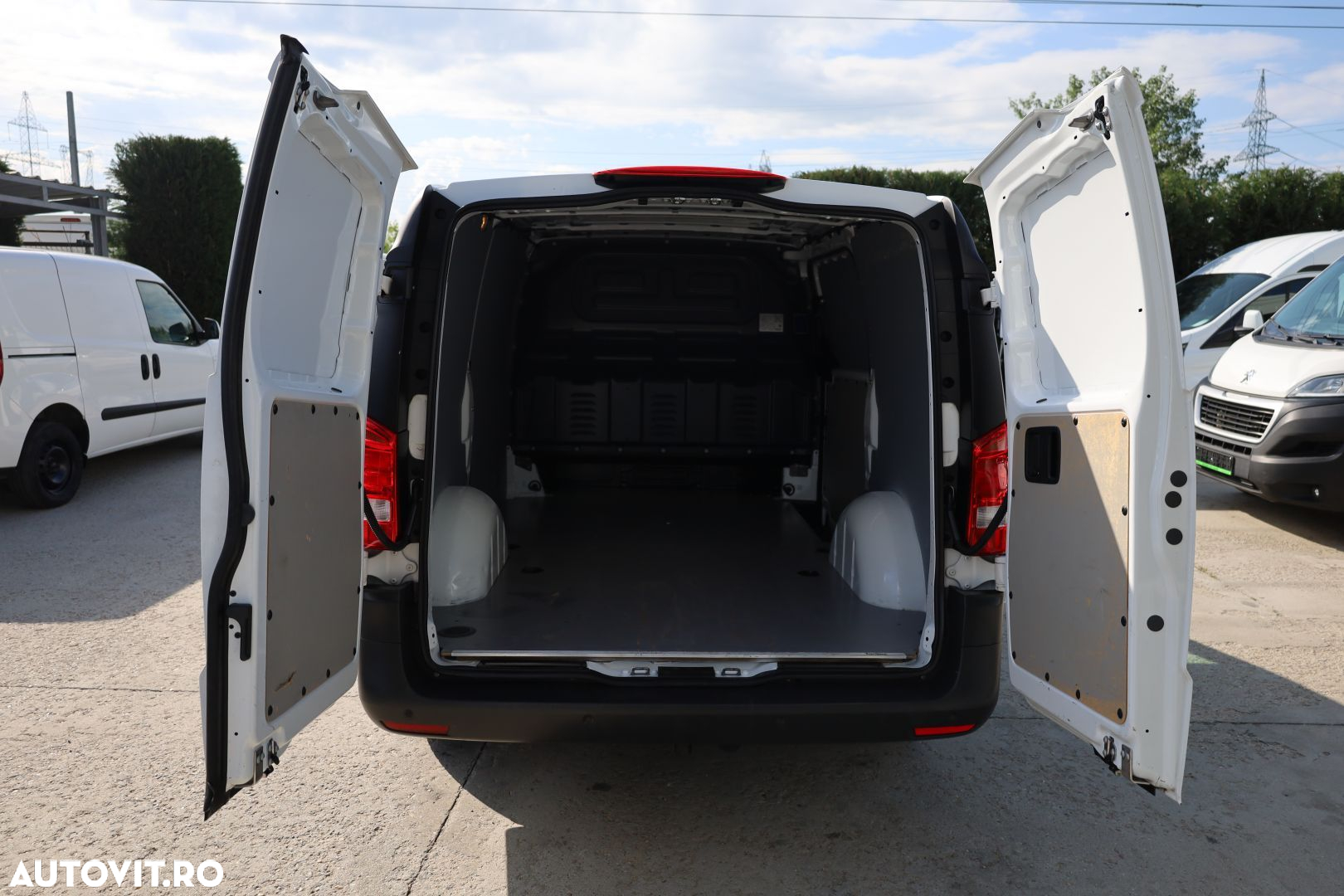 Mercedes-Benz Vito - 11