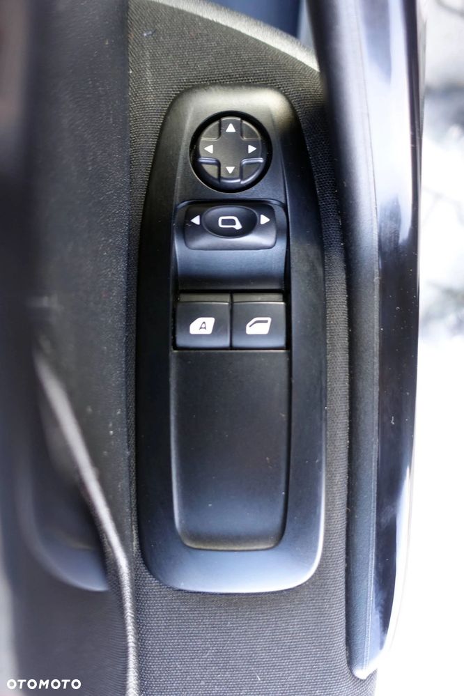 Peugeot 208 1.4 e-HDi Active STT - 35