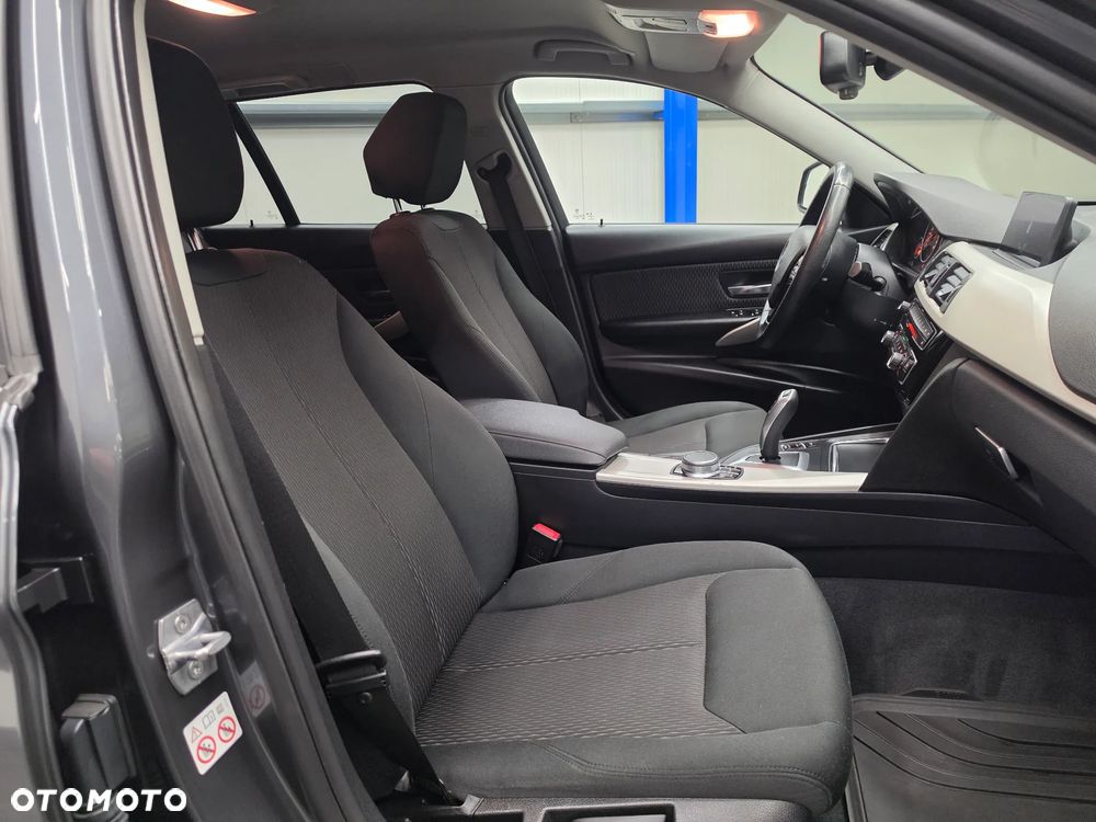 BMW Seria 3 320d Advantage - 23