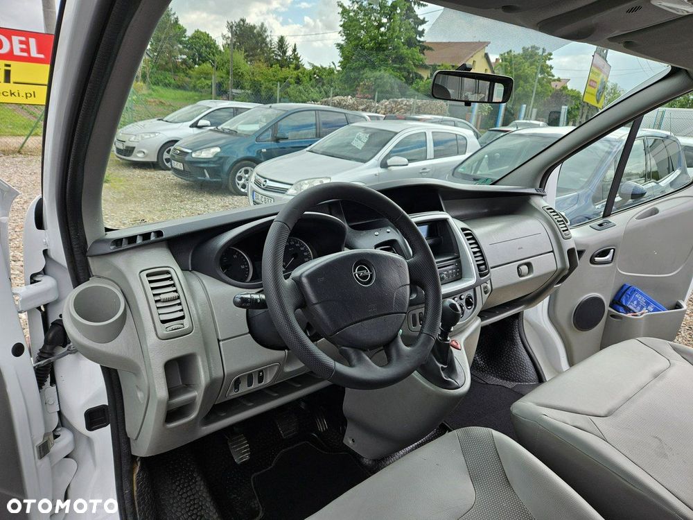 Opel Vivaro - 8