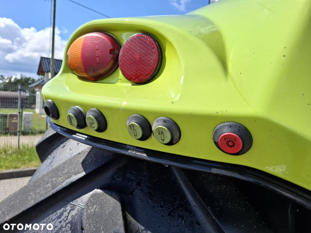 Claas ARION 640 - 11