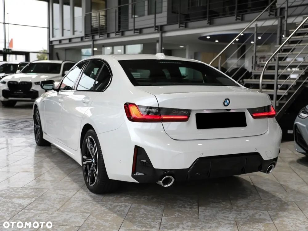 BMW Seria 3 330d xDrive mHEV M Sport - 4