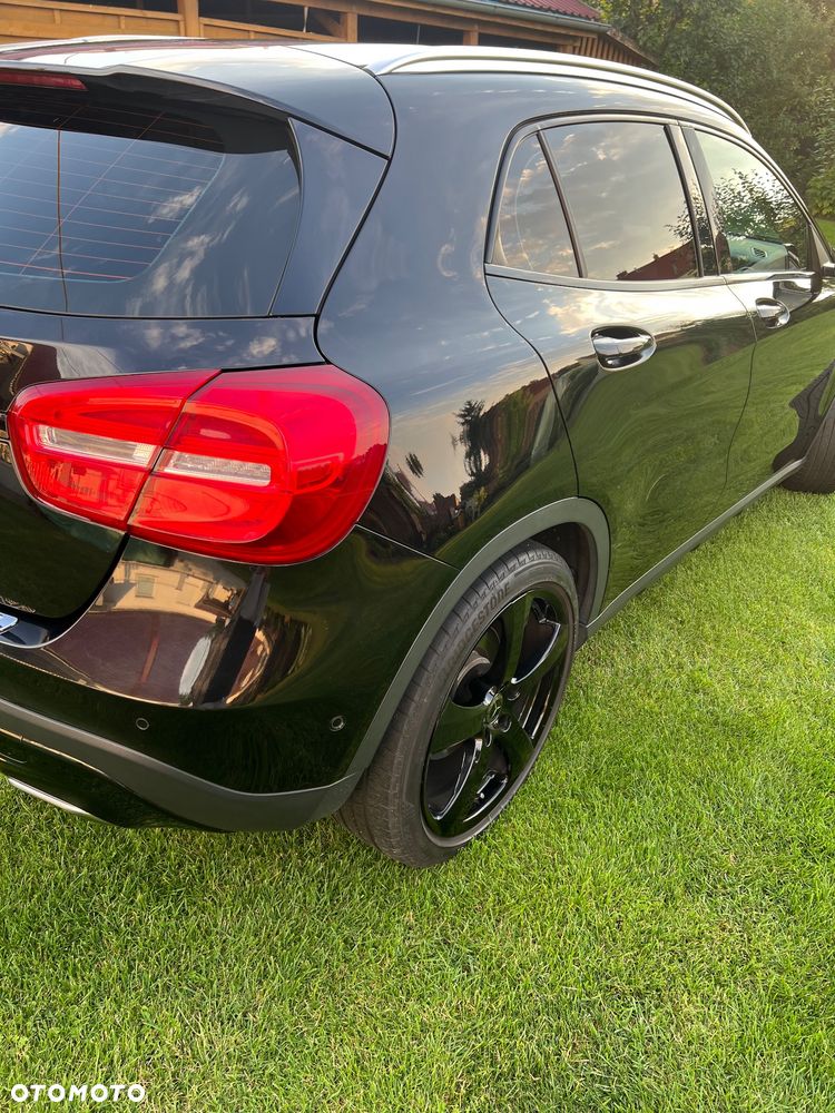 Mercedes-Benz GLA 250 4-Matic - 5
