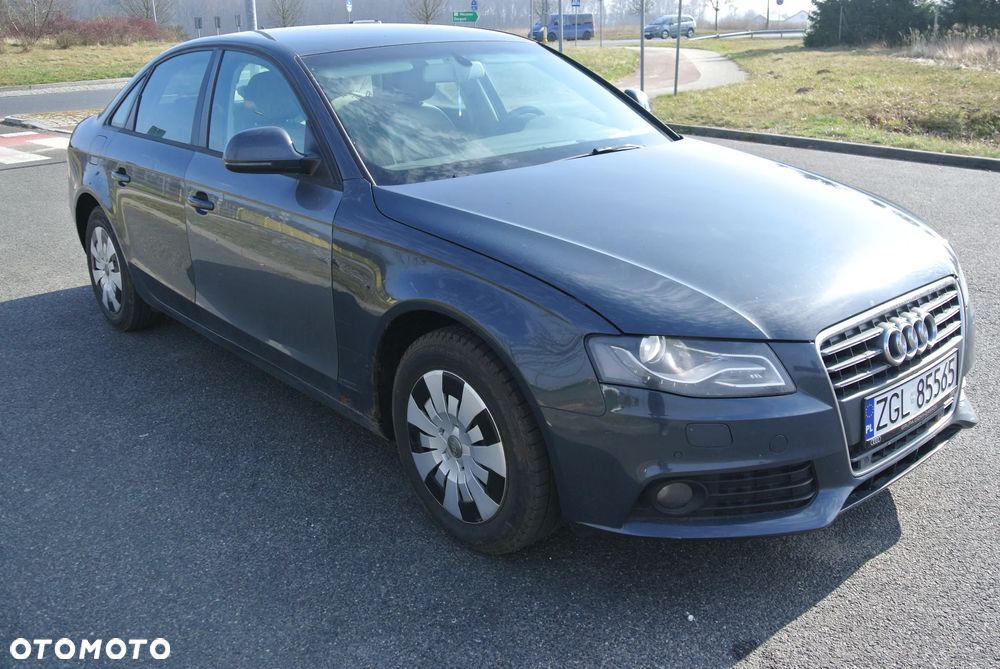 Audi A4 Limousine - 3