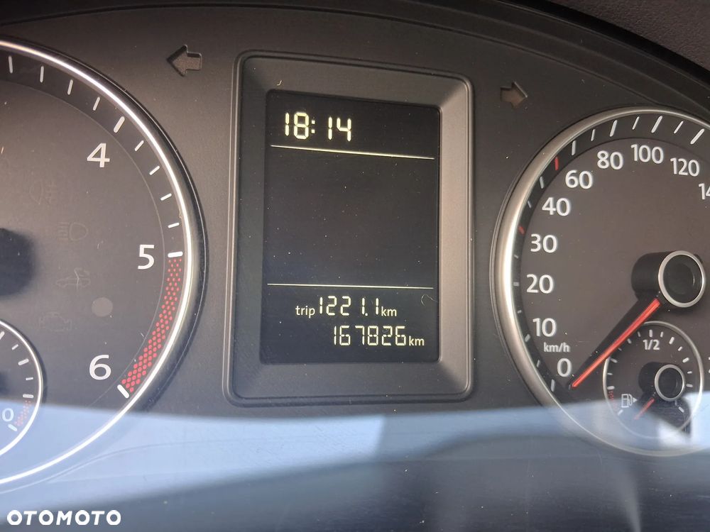 Volkswagen Touran - 16