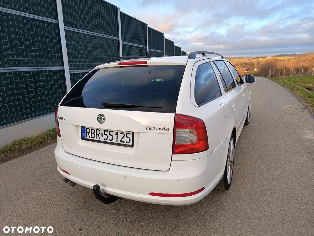 Skoda Octavia 2.0 TDI CR DPF RS - 18