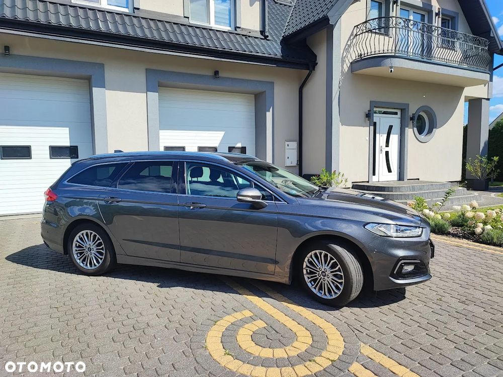 Ford Mondeo 2.0 Hybrid Titanium - 1