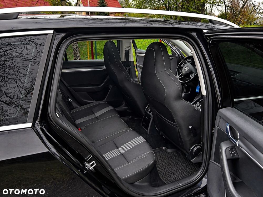 Skoda Octavia 1.6 TDI Ambition DSG - 8