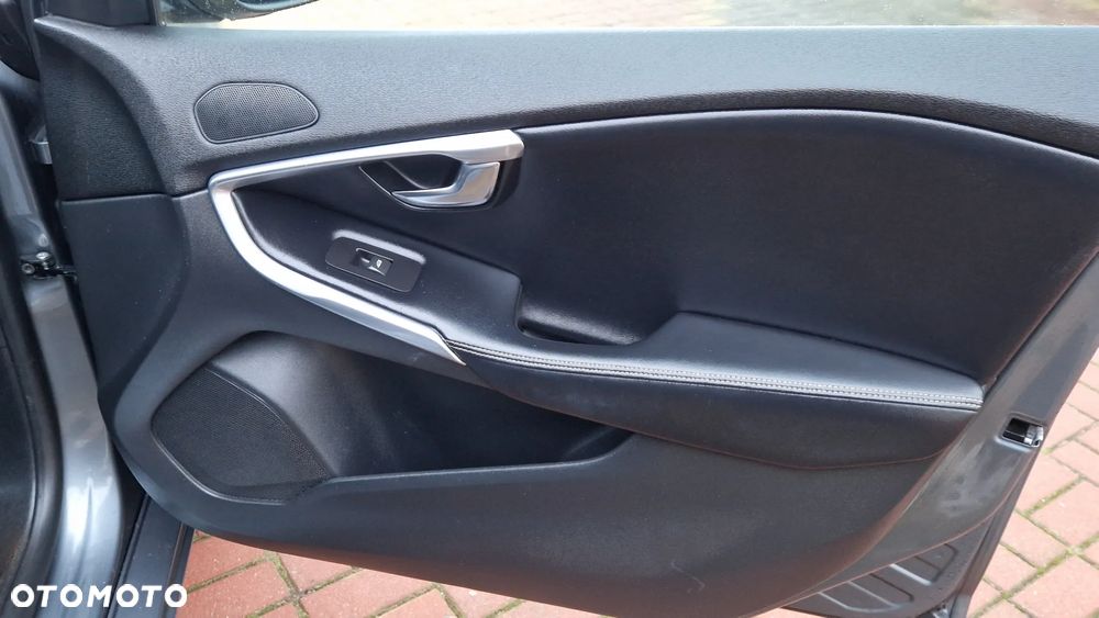 Volvo V40 D2 RDesign - 23