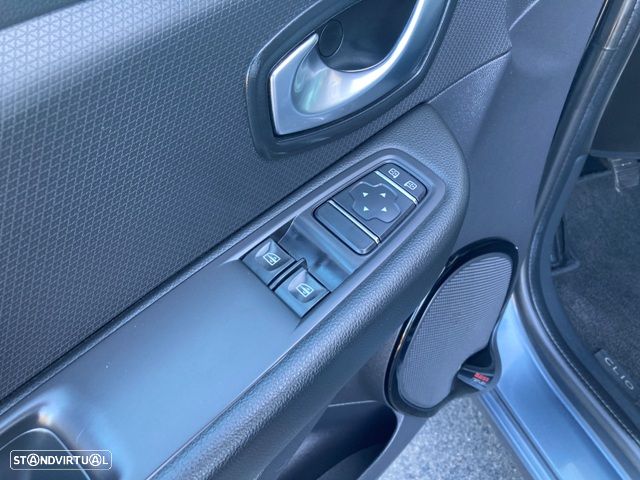 Renault Clio Sport Tourer Energy TCe 90 Business - 23