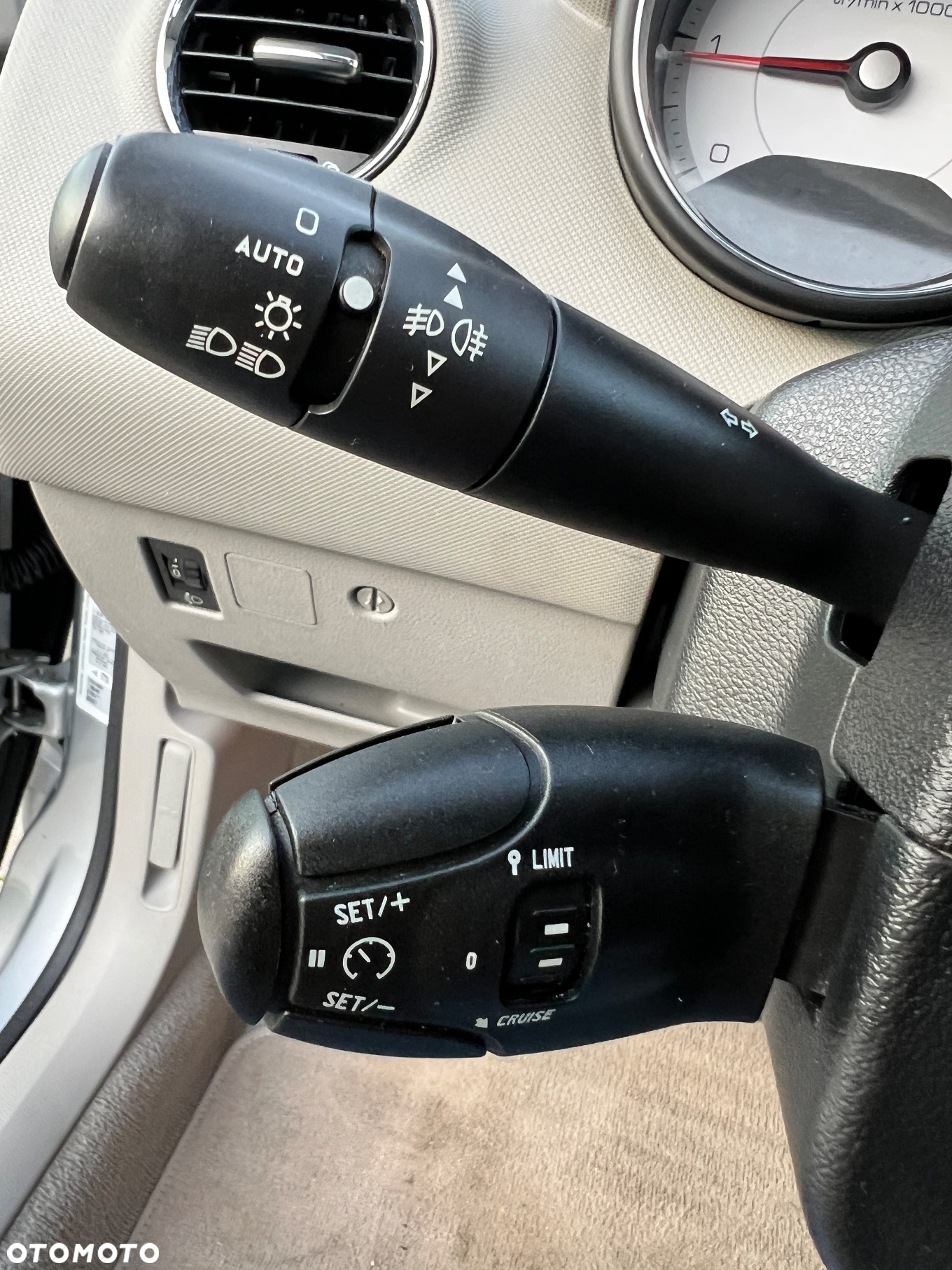 Peugeot 308 HDi FAP 135 Automatik Sport Plus - 31