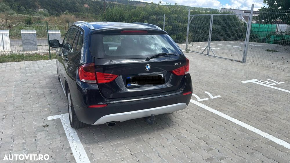 BMW X1 sDrive18i - 9