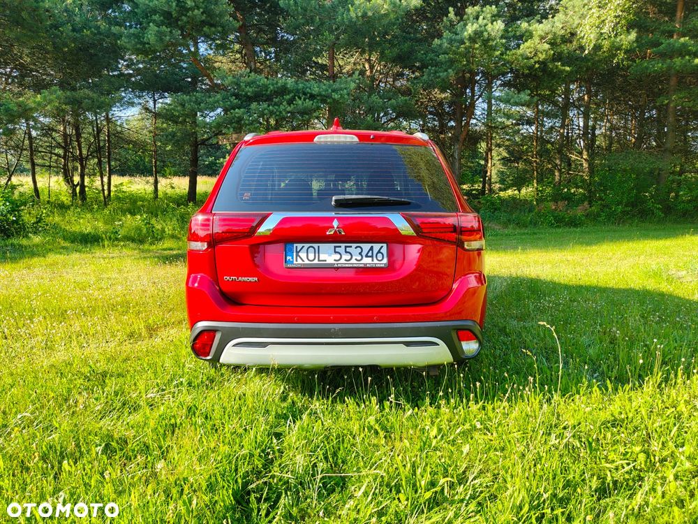 Mitsubishi Outlander 2.0 Invite + 2WD - 4