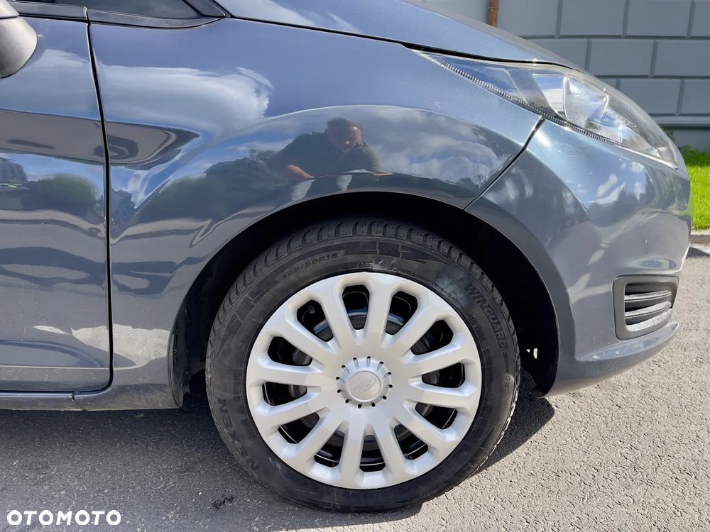 Ford Fiesta - 25