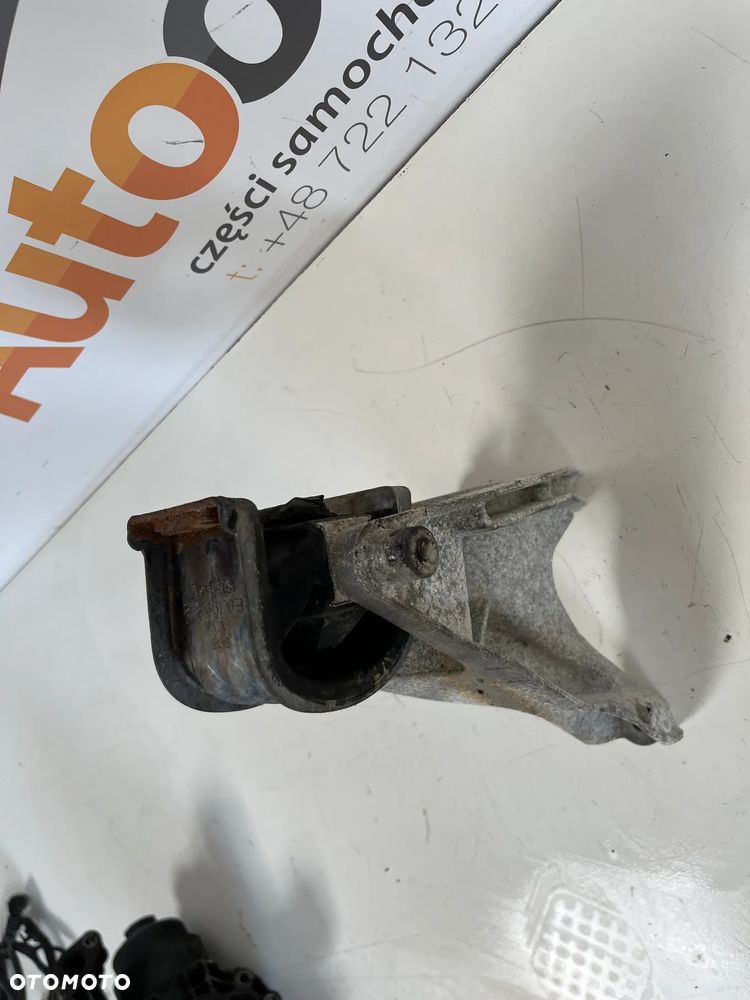 PODUSZKA SILNIKA PRZOD VW T6  TRANSPORTER 7E0199848 - 2