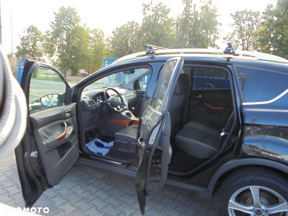 Ford Kuga 2.0 TDCi 2x4 Trend - 36