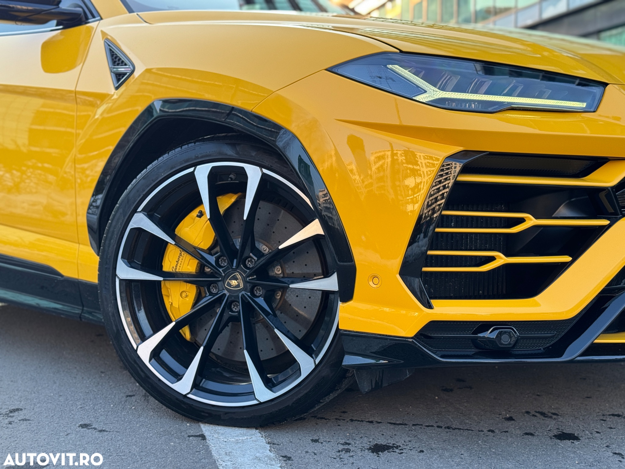 Lamborghini URUS Standard - 29