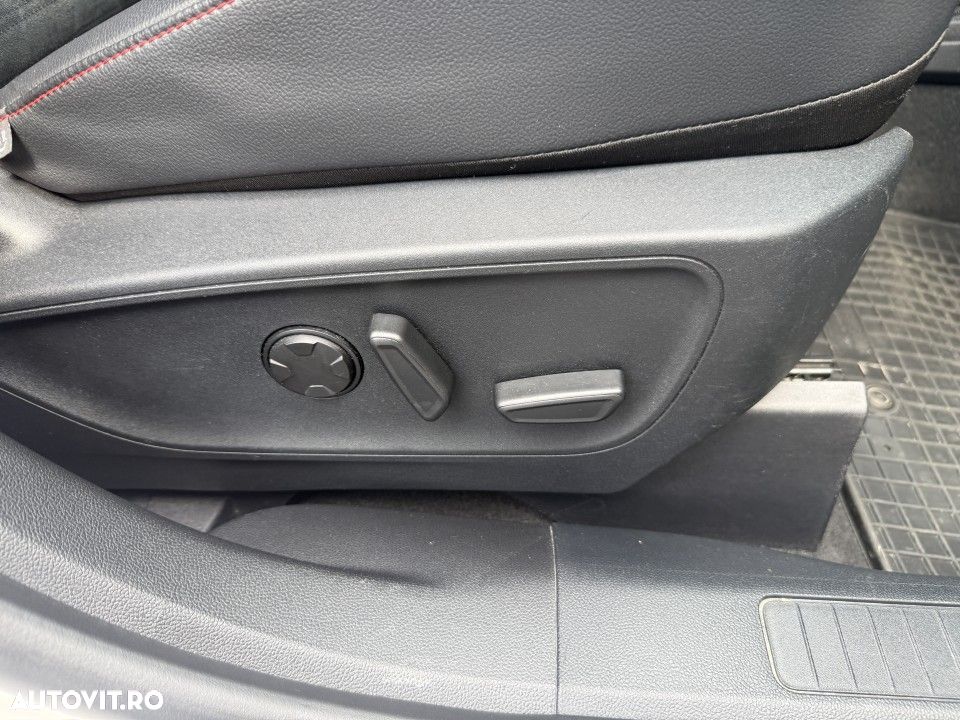 Ford Kuga - 33