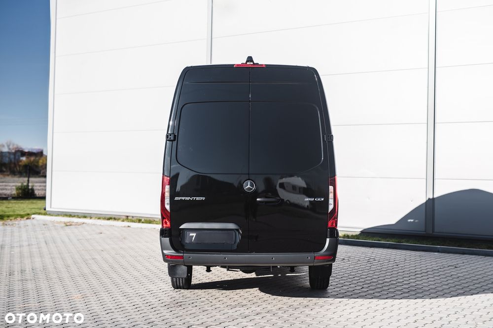 Mercedes-Benz Sprinter - 4