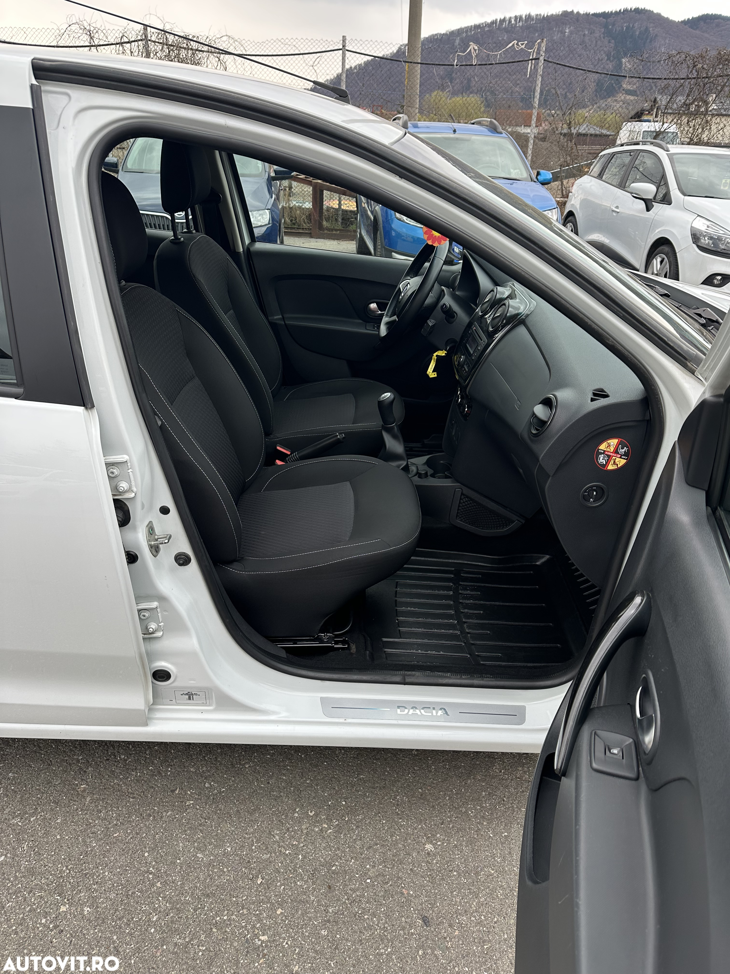 Dacia Logan 1.5 Blue dCi Laureate - 11