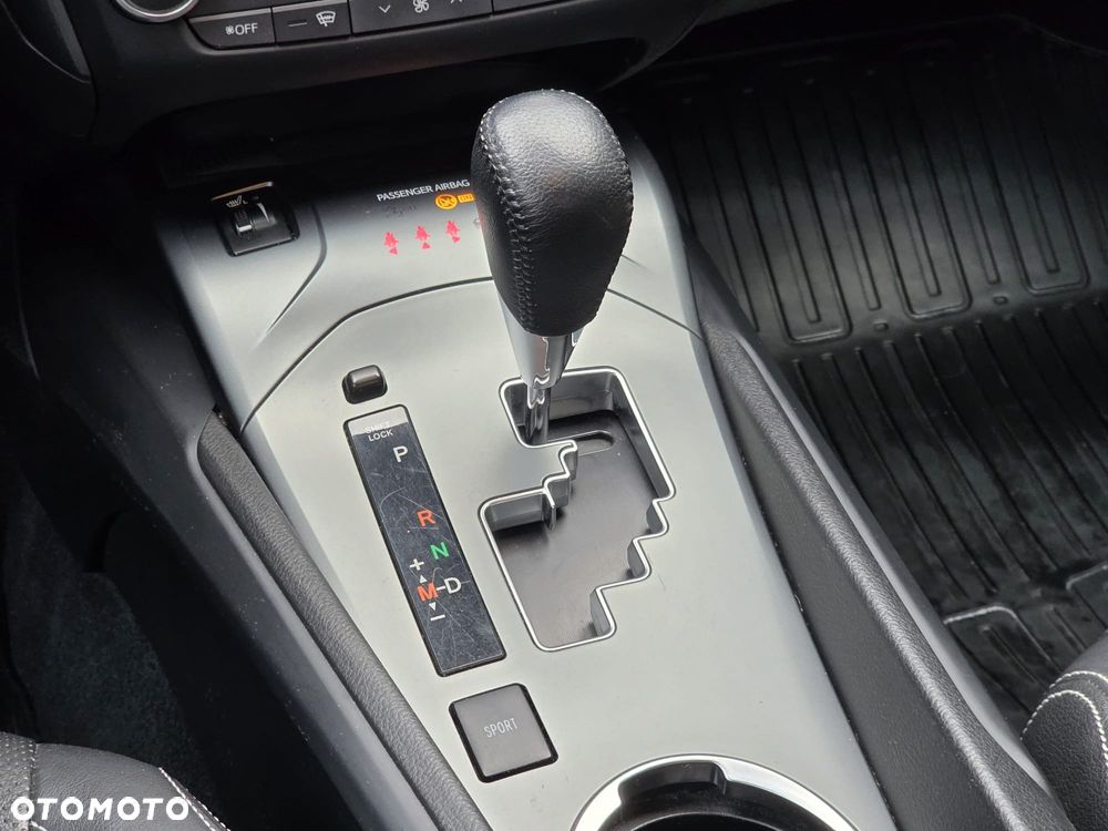 Toyota Avensis 1.8 Premium MS - 28