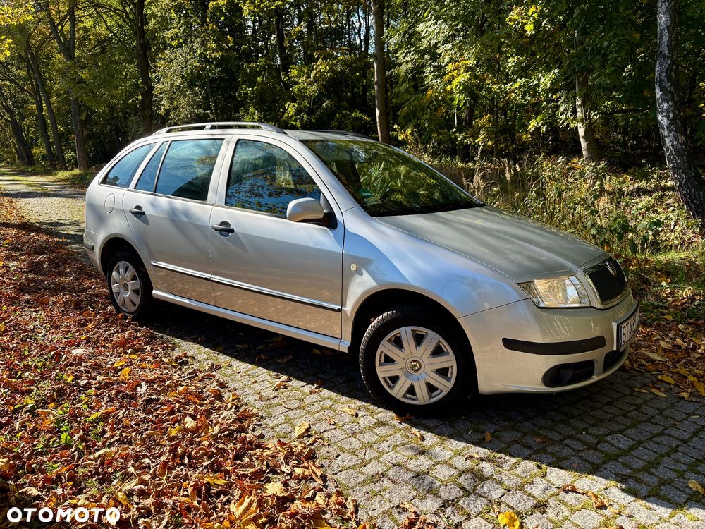Skoda Fabia 2005 photo 2