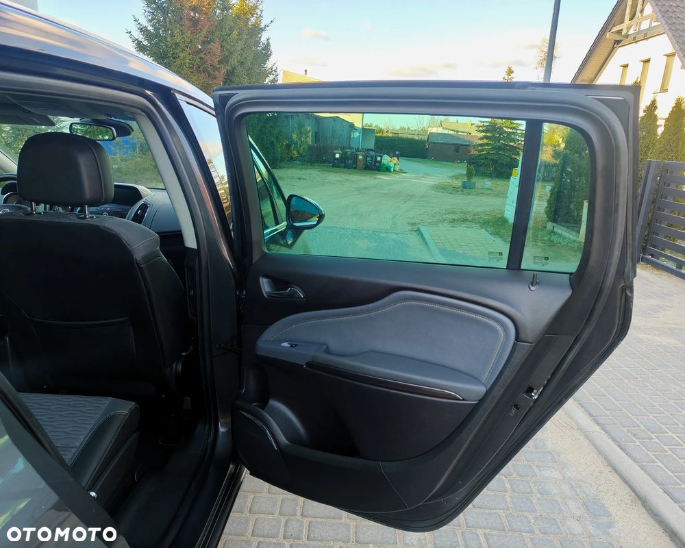 Opel Zafira 2.0 CDTI Cosmo - 25