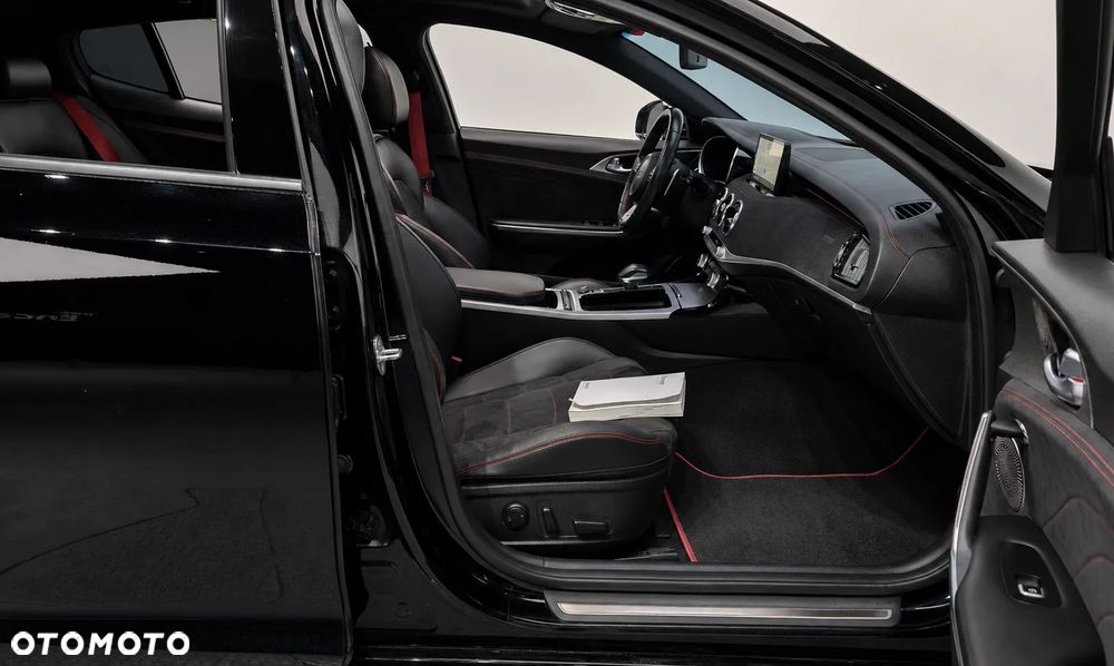 Kia Stinger 3.3 T-GDI V6 GT AWD - 11