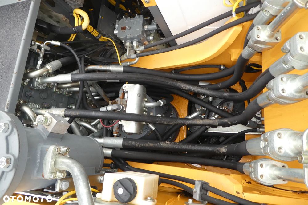 Liebherr R 922 SPROWADZONY - 19