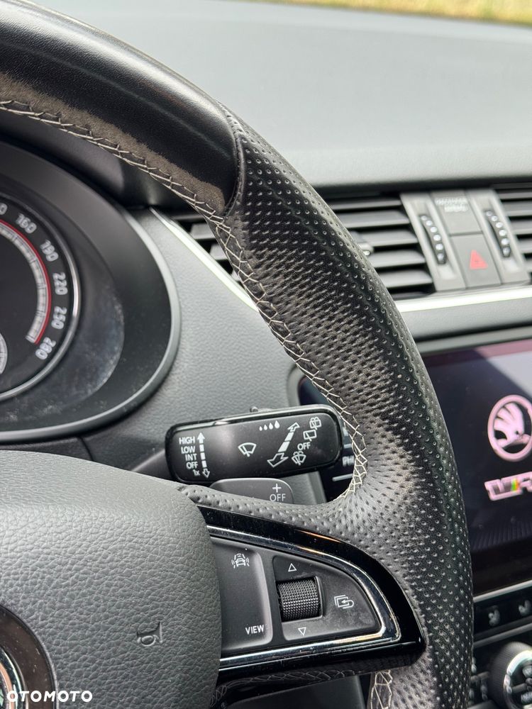 Skoda Octavia 2.0 TDI RS DSG - 21