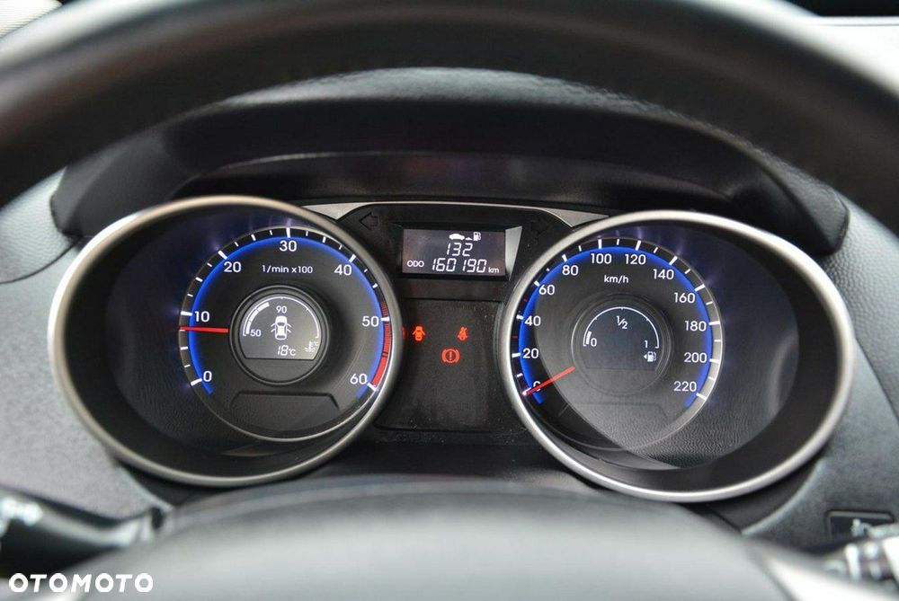 Hyundai ix35 1.7 CRDi 2WD Fifa World Cup Edition - 26