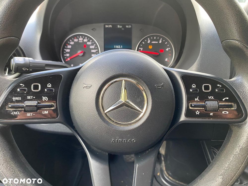 Mercedes-Benz Sprinter - 10