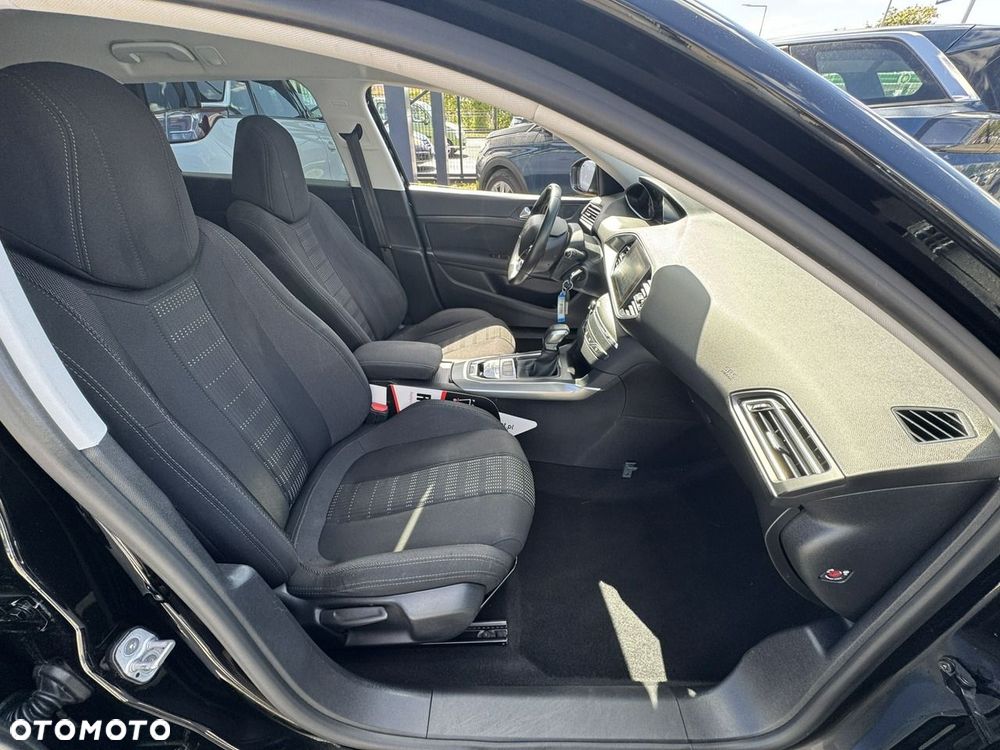 Peugeot 308 - 23