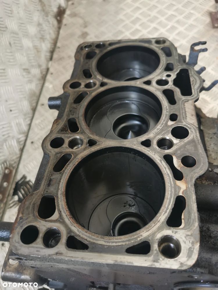 Blok Silnika Audi A6 C6 048103021R - 6