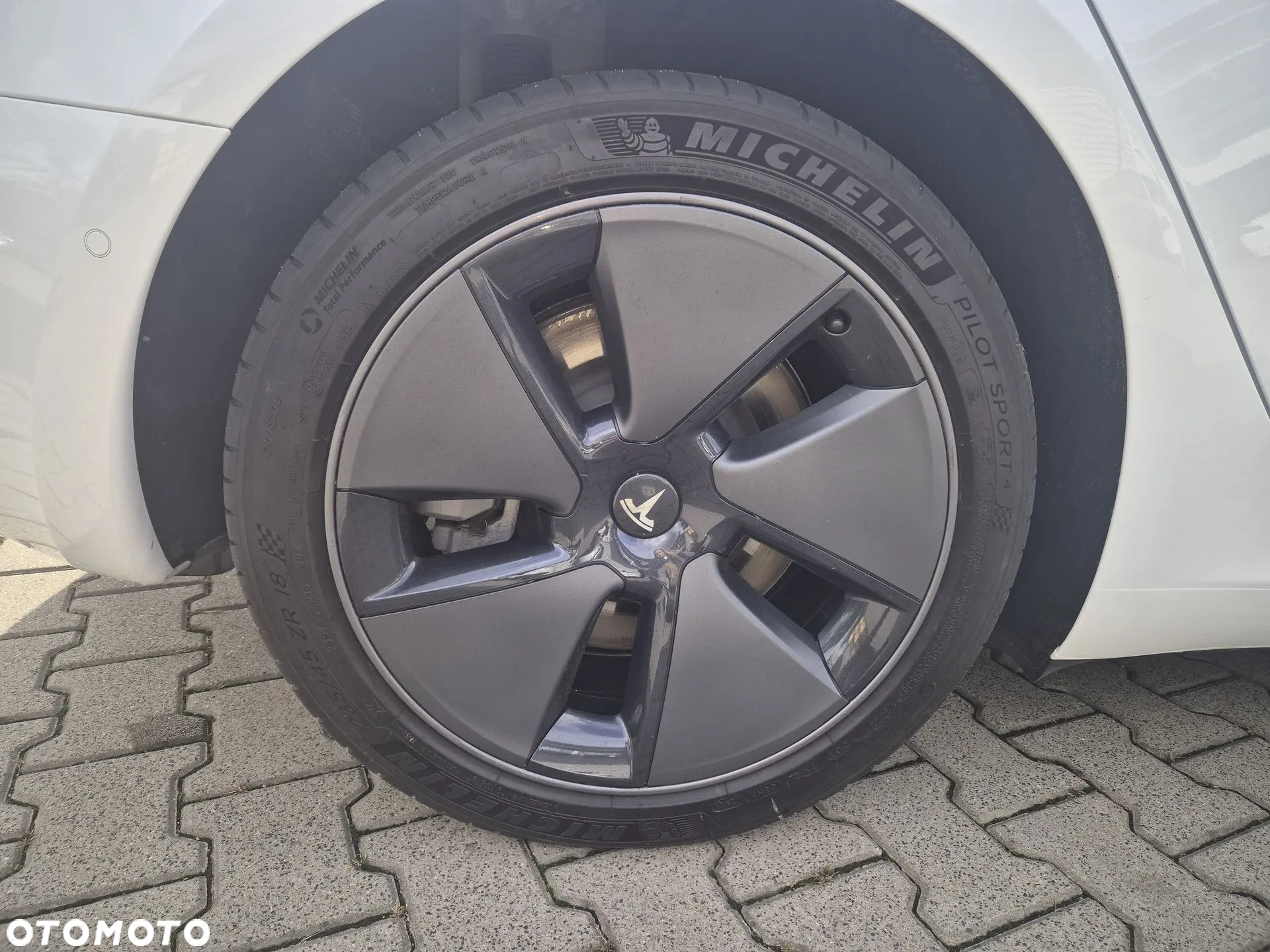 Tesla Model 3 Long Range RWD - 14