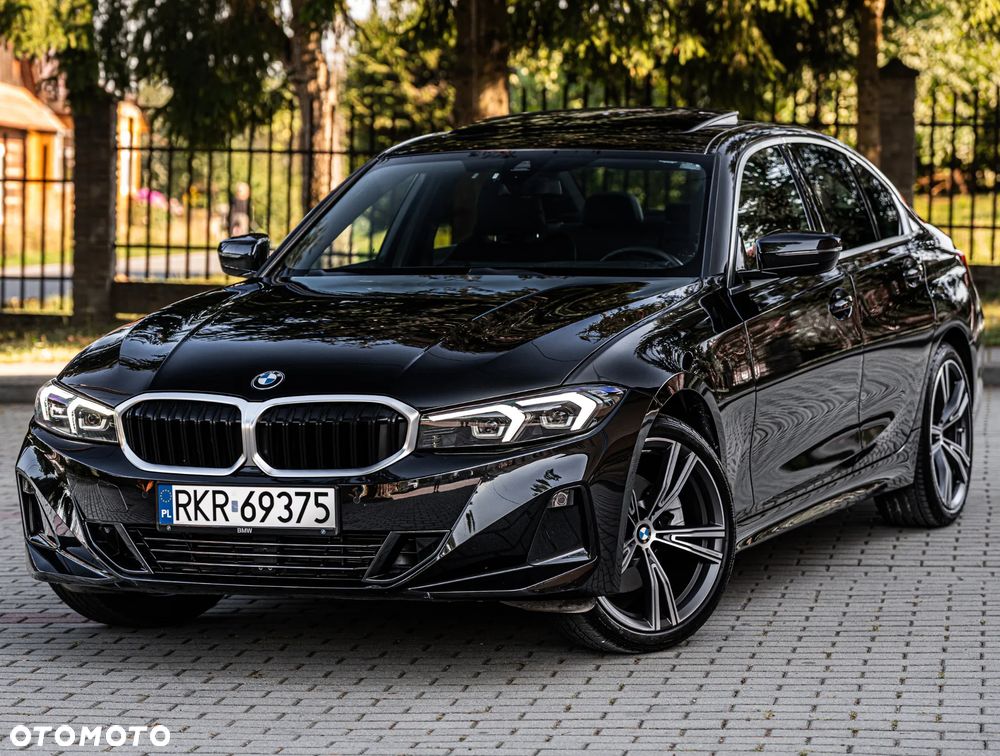 BMW Seria 3 330i xDrive M Sport - 11