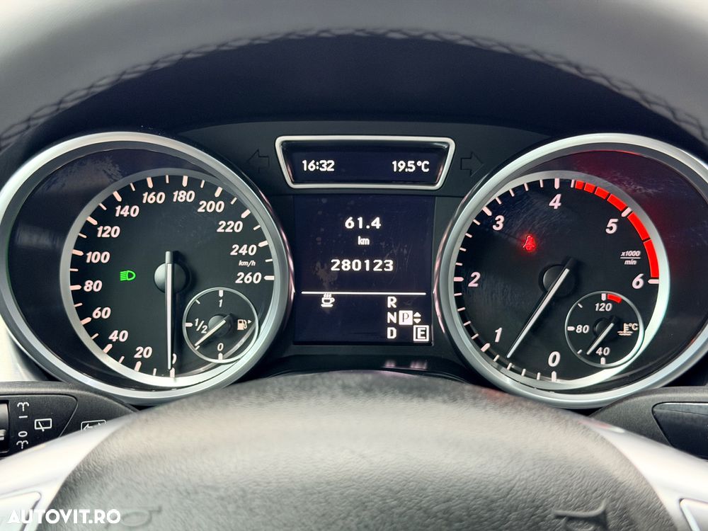 Mercedes-Benz ML 250 BlueTEC 4MATIC 7G-TRONIC - 29