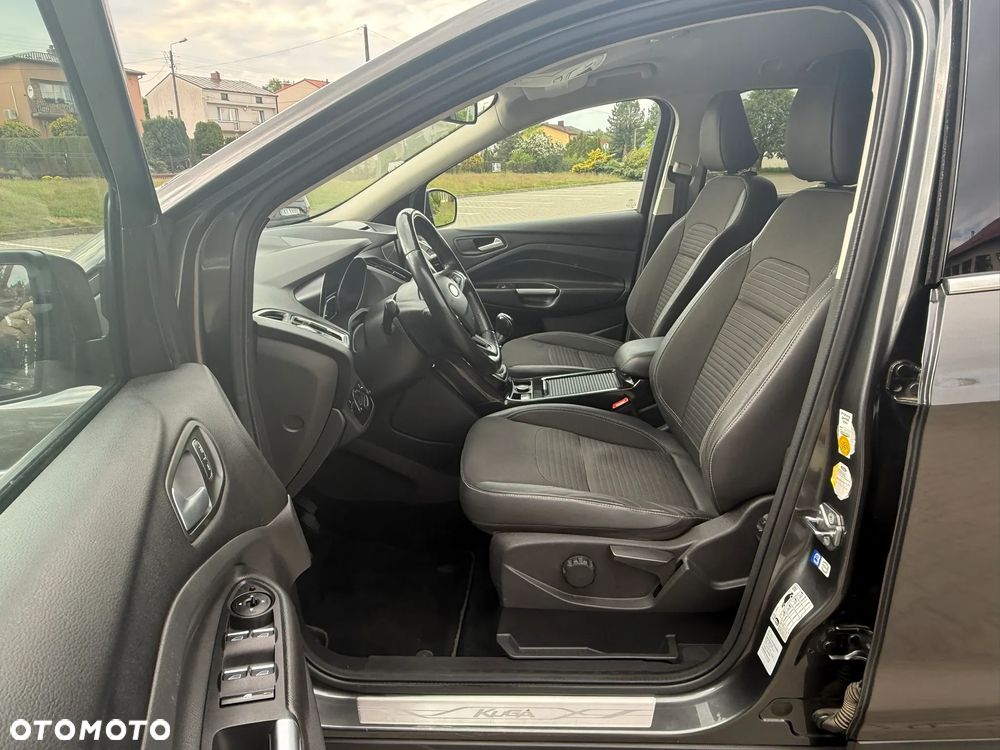Ford Kuga 2.0 TDCi 4x4 Titanium - 24